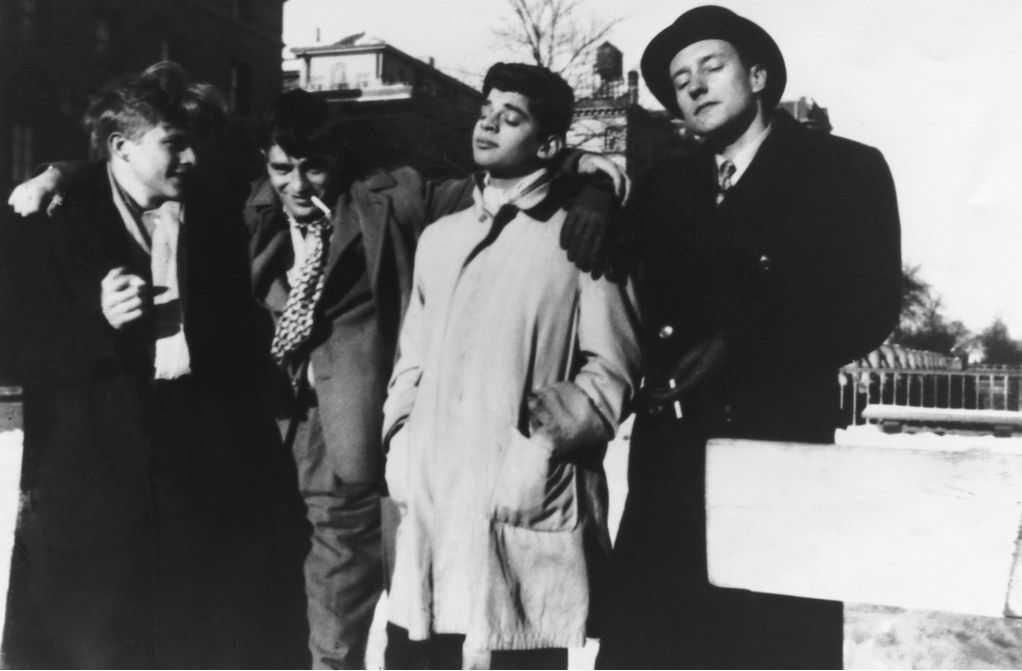 De gauche à droite : Lucien Carr, Jack Kerouac, Allen Ginsberg et William Burroughs en 1944